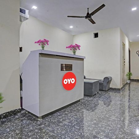 Hotel O Royal Palace Guest House Near Vishwa Vidyalaya Metro Station Yeni Delhi Dış mekan fotoğraf